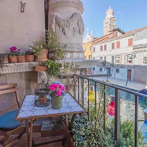Apartment Ca Cammello Private Terrace And Canal View, Venice